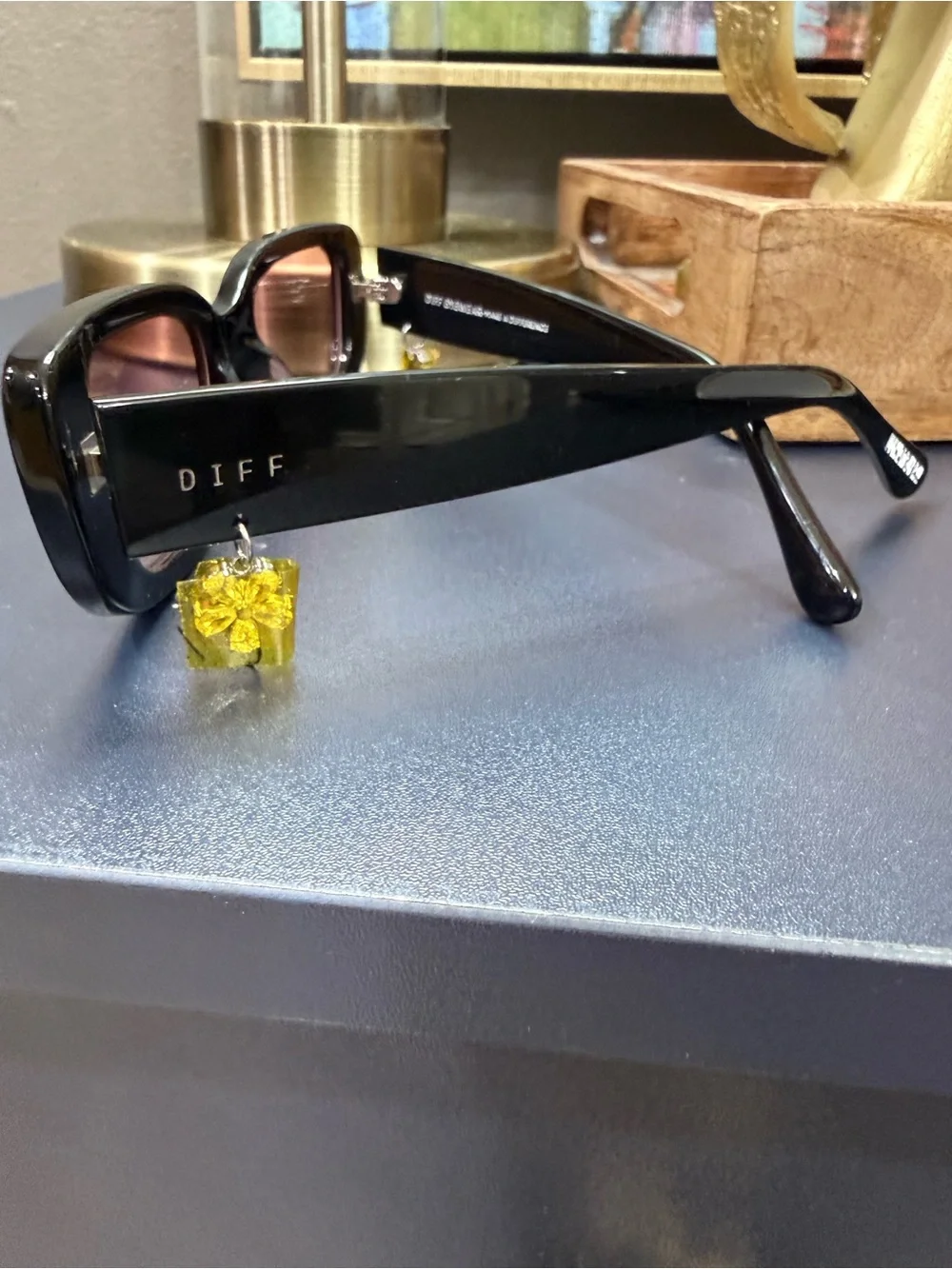 *NWT* DIFF - CLUELESS COLLECTION Cher Necklace Charm Sunglasses